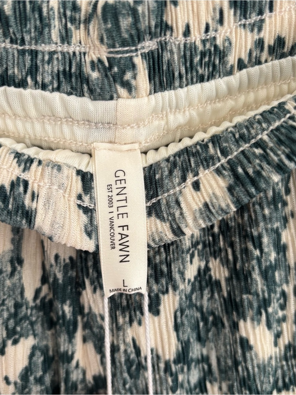 Gentle Fawn Luxury Coastal Chic Plissé Set | New, XL/L - Picture 10 of 15